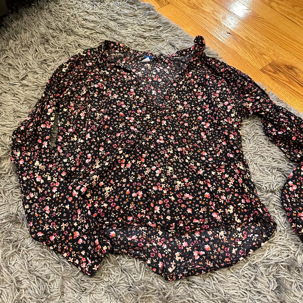 Girls Old Navy top. Size XL (14/16).